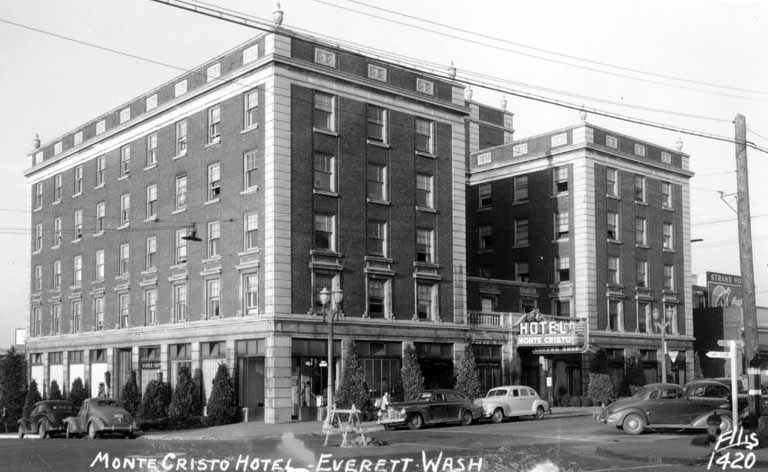 A black and white photograph of the Monte Cristo Hotel in Everett, Washington.